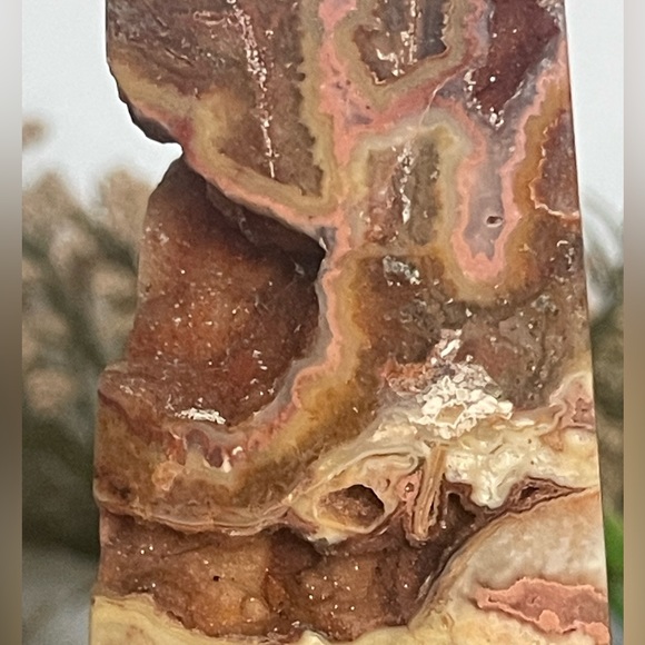 Crazy Lace Tower  4.5” - Picture 7 of 9